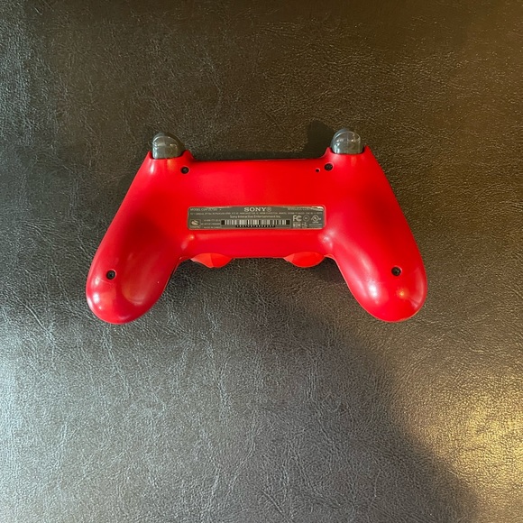 PS4 DualShock Red Camo Controller - Picture 3 of 5